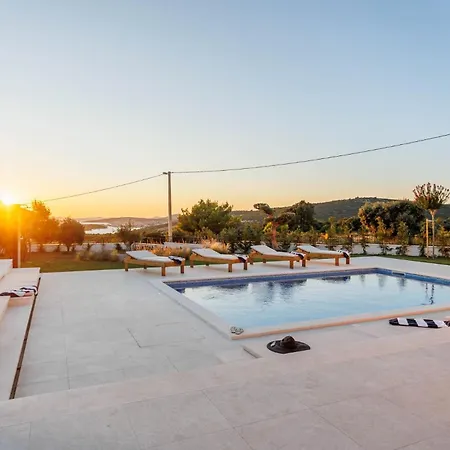 Cypress Estate - Luxury Croatia Retreats *
