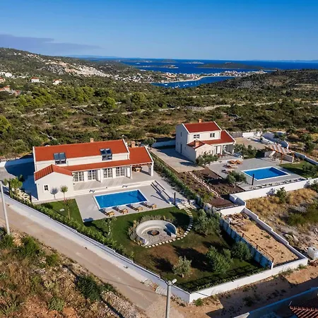 Cypress Estate - Luxury Croatia Retreats *